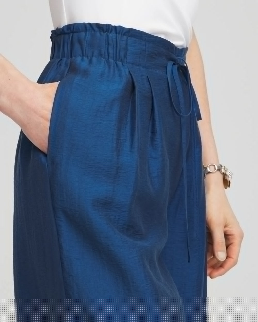 Chico's Lightweight Wide Leg Cropped Pants